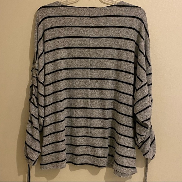 Alchemy Thread Women’s XXL Sweater Top Shirred Sleeve Striped Gray/Black - Picture 6 of 10